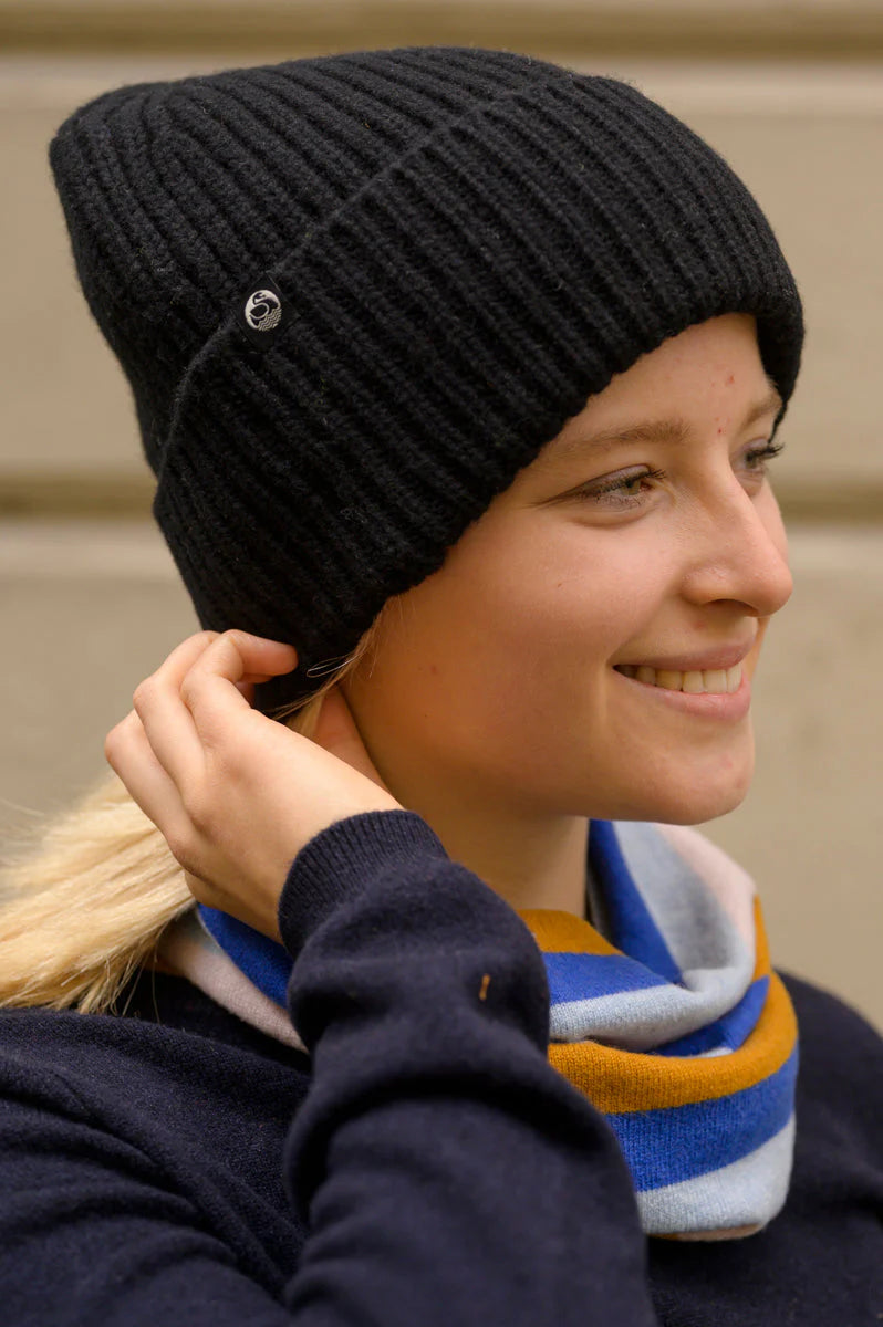 Danefea Danewarm Thoughts Merino Beanie Navy