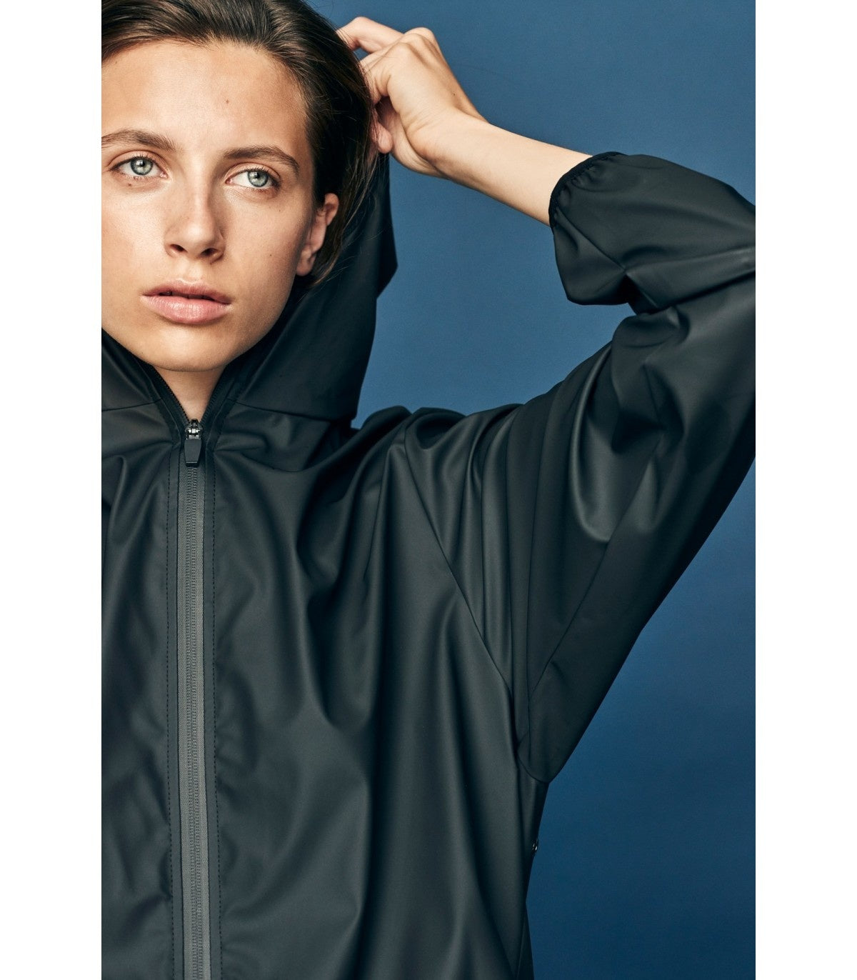 rains-regenjas-lang-rains-base-jacket-lang-zwart