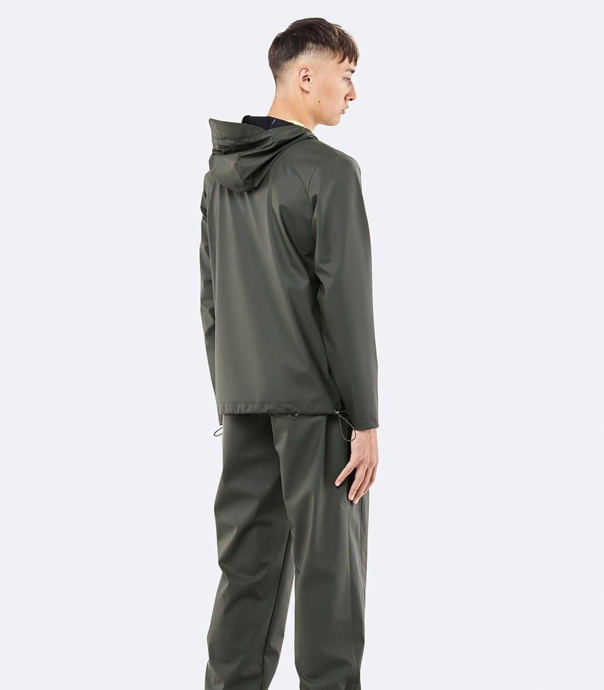 rains-short-hooded-coat-groen-5