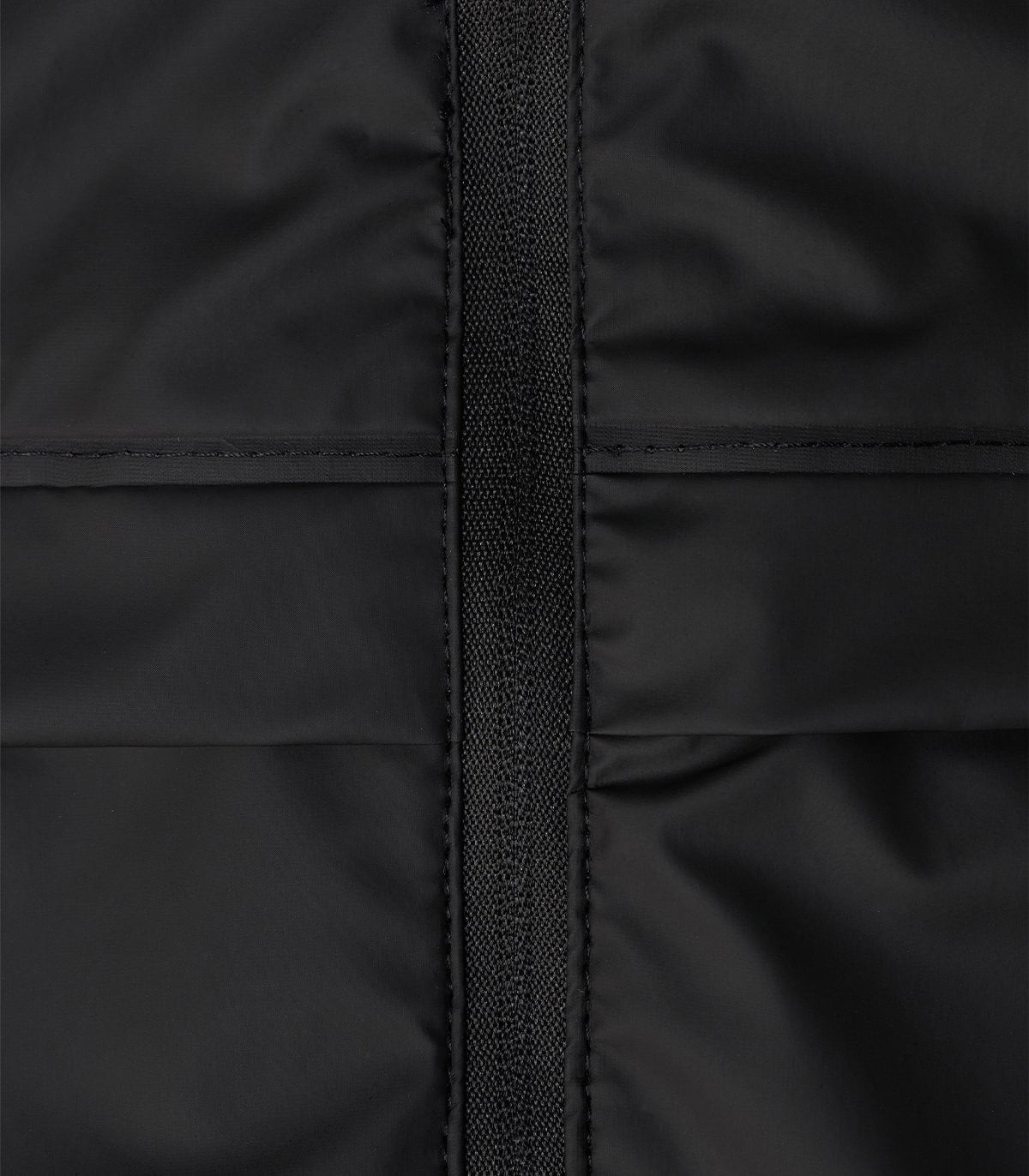 rains-ultralight-tracksuit-jacket-zwart